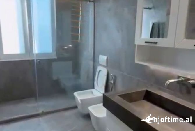 Shtepi me qera Apartament ne Tirane, 2+1, Mobilimi E mobiluar, Pagesa 2,200  Euro.