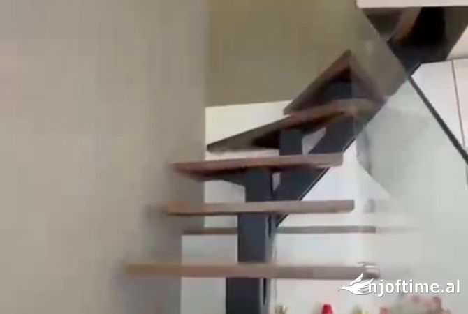 Shtepi me qera 2+1 ne Tirane - 2,200 Euro