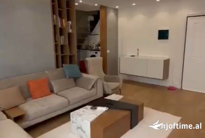 Shtepi me qera 2+1 ne Tirane - 2,200 Euro