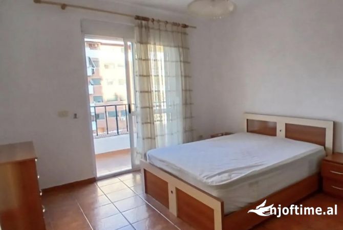 Shtepi me qera Apartament ne Tirane, 1+1, Mobilimi E mobiluar, Pagesa 500  Euro.