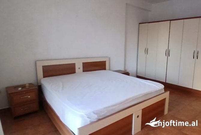 Shtepi me qera Apartament ne Tirane, 1+1, Mobilimi E mobiluar, Pagesa 500  Euro.