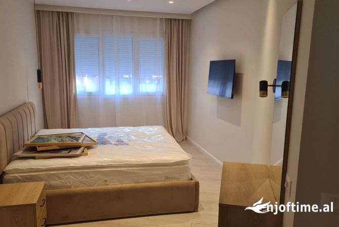 Shtepi me qera Apartament ne Tirane, 2+1, Mobilimi E mobiluar, Pagesa 800  Euro.