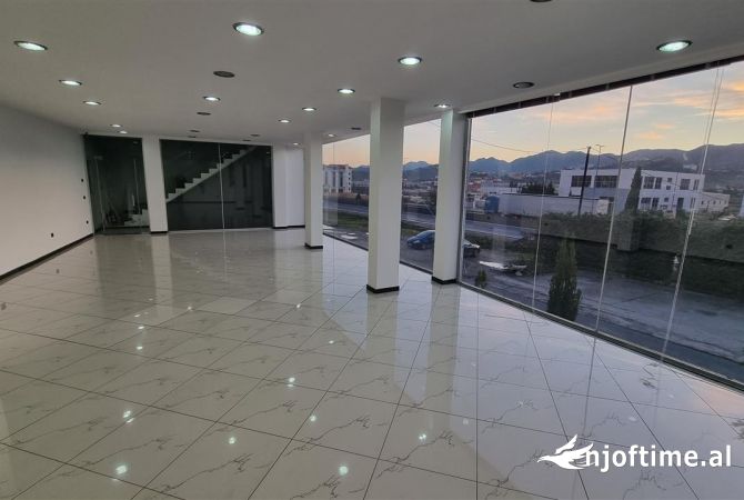 Ambient biznesi me qera 1+1 ne Tirane - 600 Euro