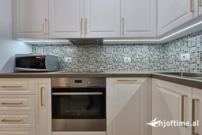 Shtepi me qera 2+1 ne Tirane - 700 Euro