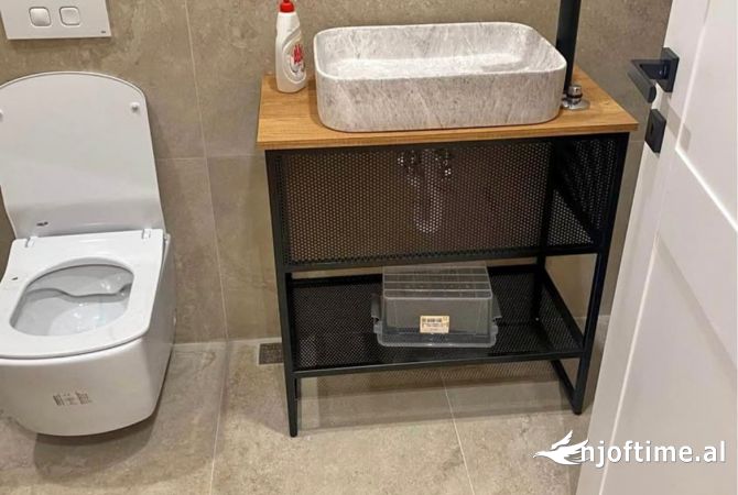Ambient biznesi me qera 1+1 ne Tirane - 600 Euro
