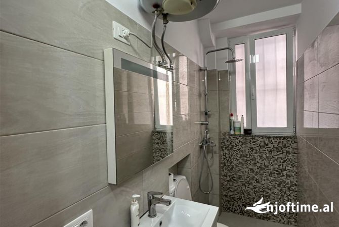 Shtepi me qera Apartament ne Tirane, 1+1, Mobilimi E mobiluar, Pagesa 450  Euro.