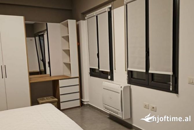 Shtepi me qera Apartament ne Tirane, 2+1, Mobilimi E mobiluar, Pagesa 690  Euro.