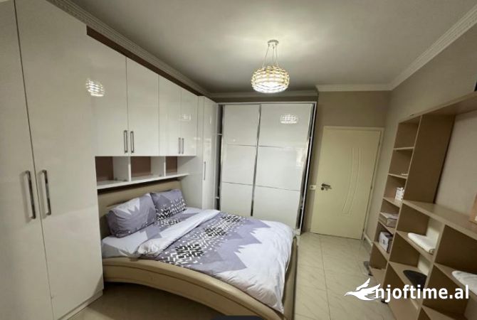 Shtepi ne shitje Apartament ne Tirane, 1+1, Mobilimi E mobiluar, Pagesa 115,000  Euro.