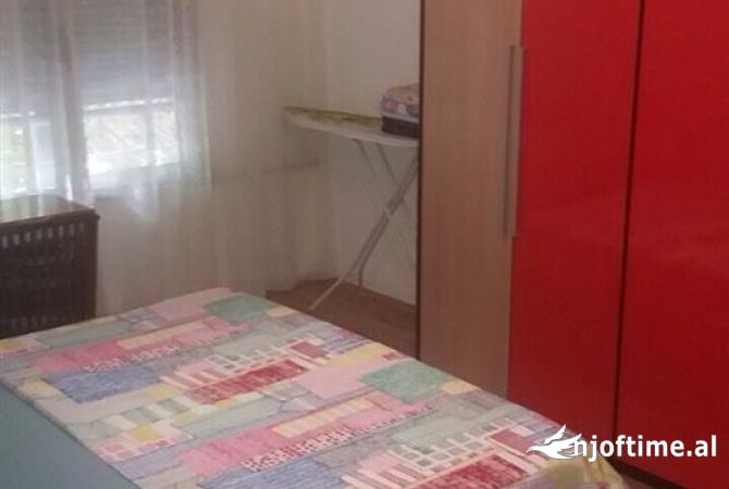 Shtepi me qera Apartament ne Tirane, 1+1, Mobilimi E mobiluar, Pagesa 40,000  Leke.