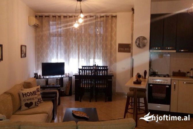 Shtepi me qera 1+1 ne Tirane - 40,000 Leke