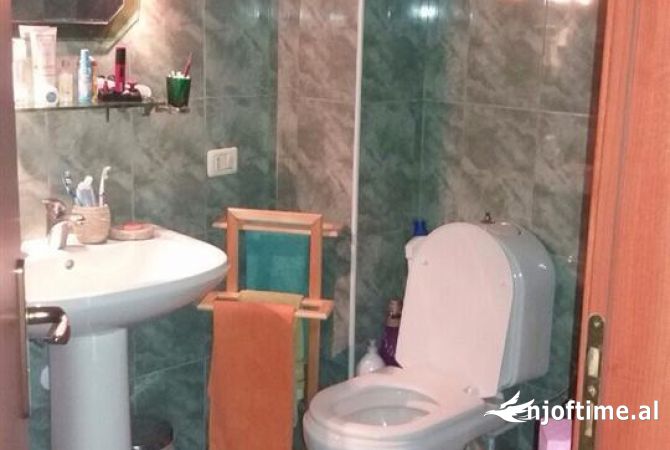 Shtepi me qera 1+1 ne Tirane - 40,000 Leke