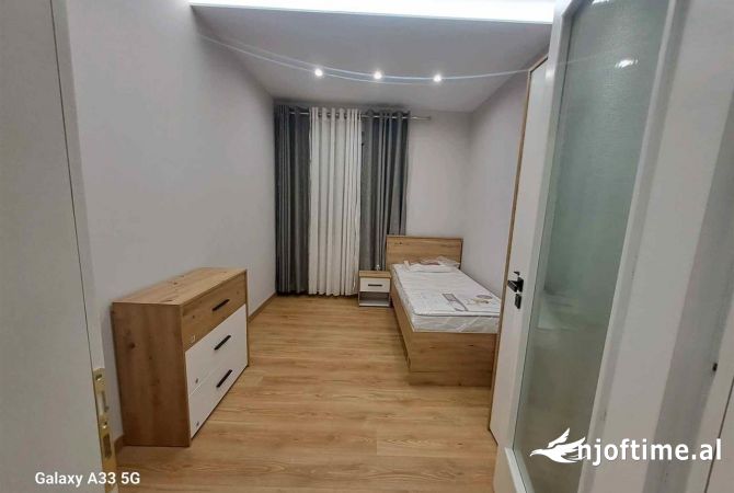 Shtepi me qera Apartament ne Tirane, 2+1, Mobilimi E mobiluar, Pagesa 650  Euro.