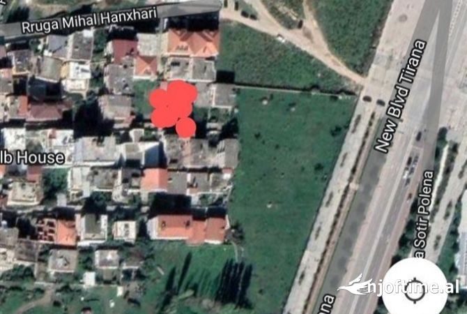 Truall ose Toke  ne Tirane - 350,000 Euro