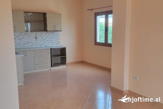 Shtepi me qera 3+1 ne Tirane - 35,000 Leke