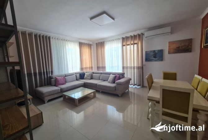 Shtepi me qera 2+1 ne Tirane - 700 Euro