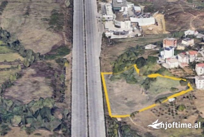 Truall ose Toke ne Tirane - 1,550,000 Euro