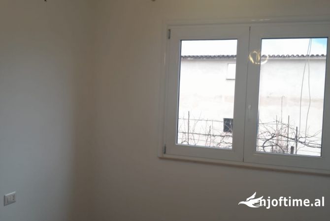 Shtepi me qera 2+1 ne Tirane - 45,000 Leke