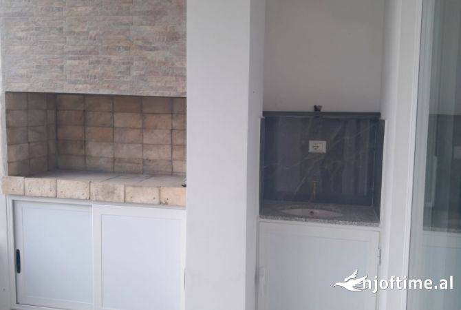 Shtepi me qera Shtepi Private ne Tirane, 2+1, Mobilimi E mobiluar, Pagesa 45,000  Leke.