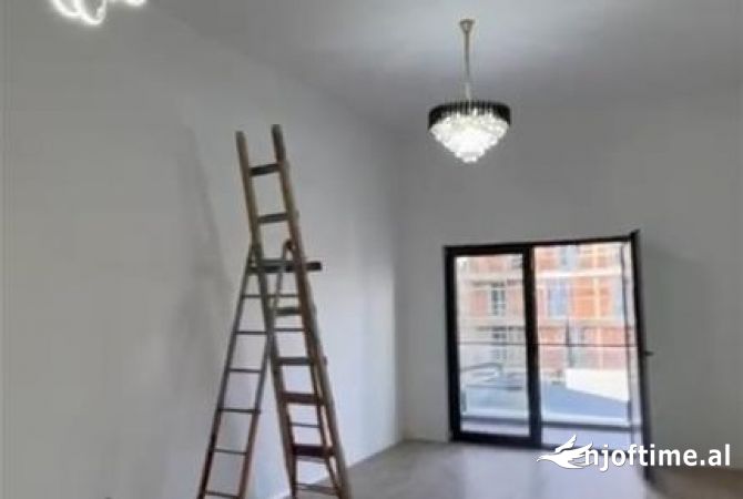 Shtepi me qera Apartament ne Tirane, 2+1, Mobilimi Bosh, pa mobiluar, Pagesa 700  Euro.