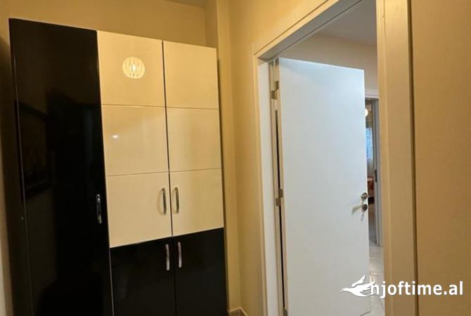 Shtepi me qera Apartament ne Tirane, 2+1, Mobilimi E mobiluar, Pagesa 550  Euro.
