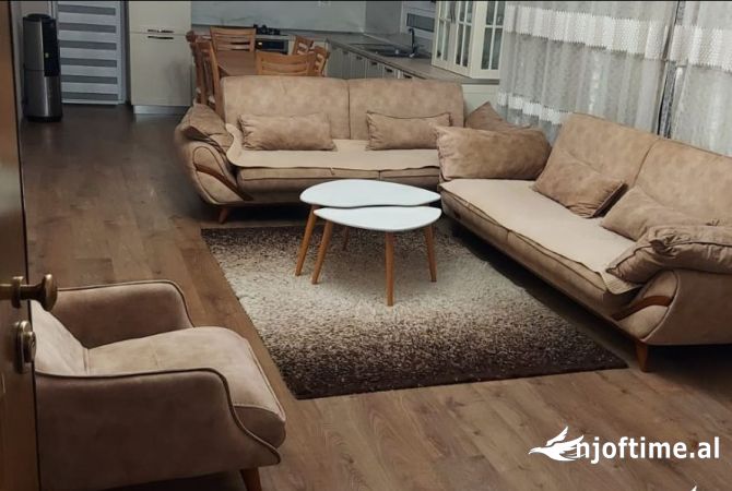 Shtepi me qera 2+1 ne Tirane - 450 Euro