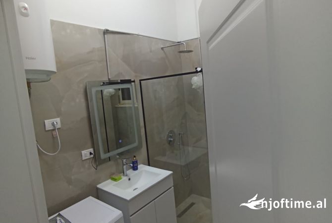 Shtepi me qera Apartament ne Tirane, 1+1, Mobilimi E mobiluar, Pagesa 30,000  Leke.