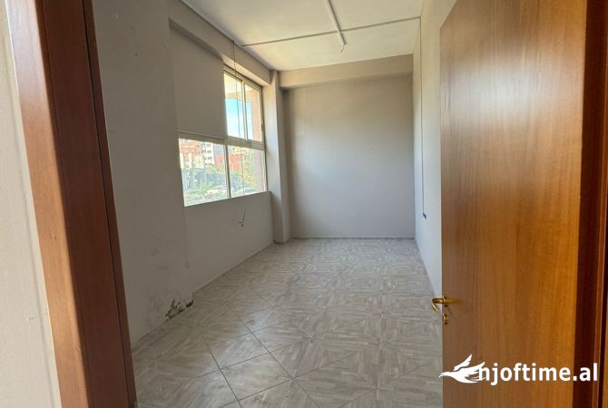 Ambient biznesi me qera 1+1 ne Tirane - 400 Euro