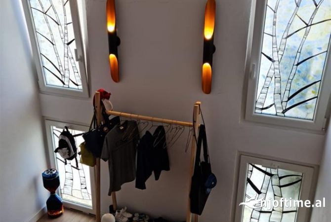 Shtepi ne shitje Apartament ne Durres, 3+1, Mobilimi E mobiluar, Pagesa 255,000  Euro.