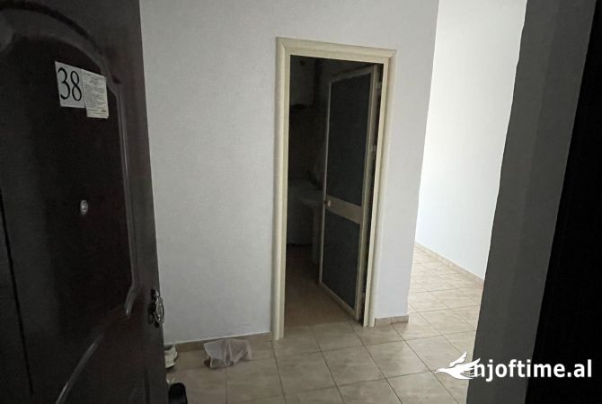 Shtepi ne shitje 1+1 ne Tirane - 100,000 Euro