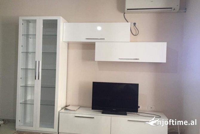 Shtepi me qera Apartament ne Tirane, 1+1, Mobilimi E mobiluar, Pagesa 400  Euro.