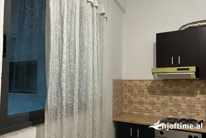 Shtepi me qera Apartament ne Tirane, 2+1, Mobilimi E mobiluar, Pagesa 48,000  Leke.