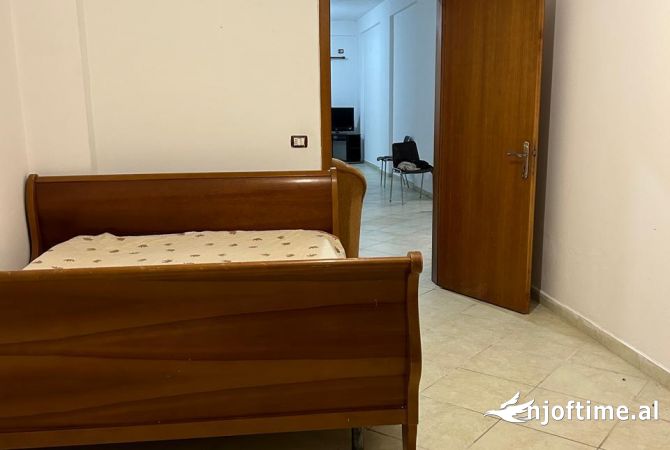 Shtepi me qera Apartament ne Tirane, 2+1, Mobilimi E mobiluar, Pagesa 48,000  Leke.