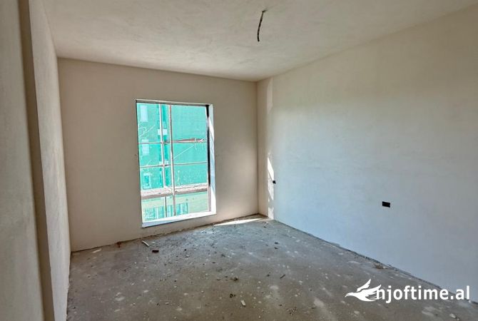 Shtepi ne shitje Apartament ne Tirane, 2+1, Mobilimi Bosh, pa mobiluar, Pagesa 83,929  Euro.