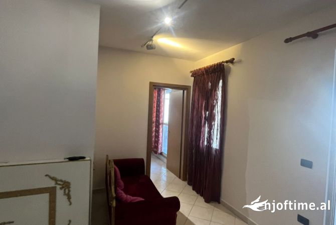 Shtepi ne shitje Apartament ne Tirane, 1+1, Mobilimi E mobiluar, Pagesa 105,000  Euro.