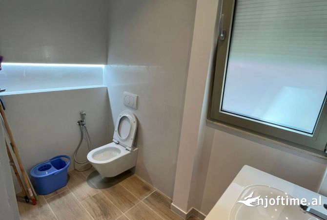 Shtepi me qera 2+1 ne Tirane - 1,000 Euro