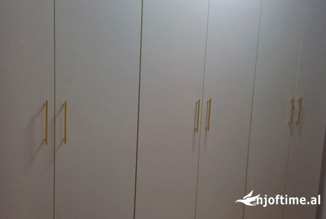 Shtepi me qera Apartament ne Tirane, 1+1, Mobilimi E mobiluar, Pagesa 50,000  Leke.