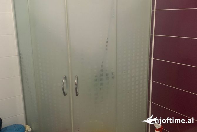 Shtepi me qera 1+1 ne Tirane - 40,000 Leke