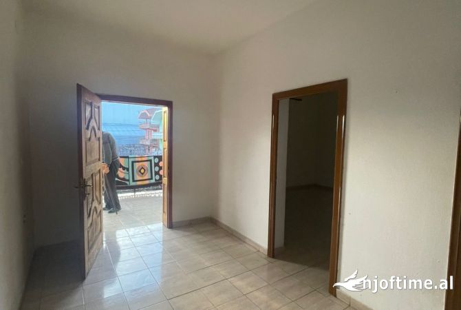 Shtepi me qera 1+1 ne Tirane - 20,000 Leke