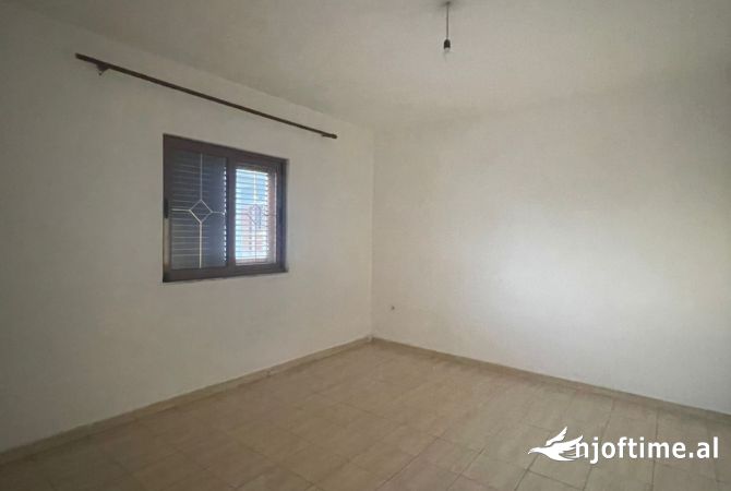 Shtepi me qera 1+1 ne Tirane - 20,000 Leke
