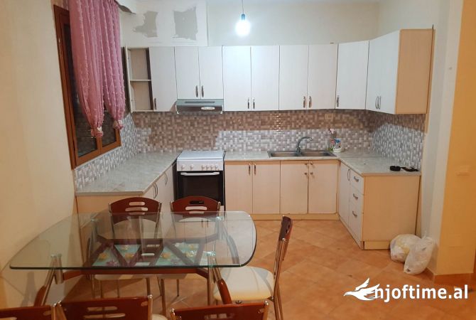 Shtepi me qera 2+1 ne Tirane - 550 Euro