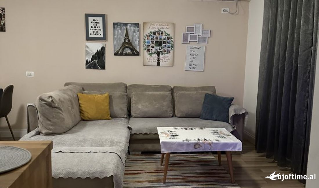 Shtepi ne shitje Apartament ne Tirane, 2+1, Mobilimi E mobiluar, Pagesa 82,000  Euro.