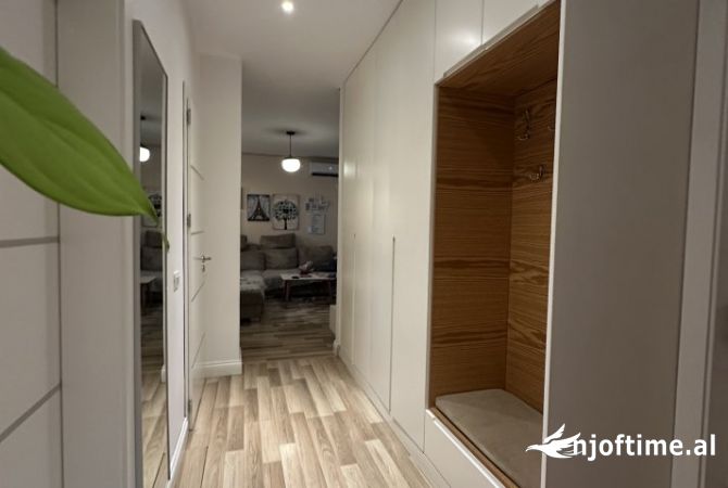 Shtepi ne shitje Apartament ne Tirane, 2+1, Mobilimi E mobiluar, Pagesa 82,000  Euro.