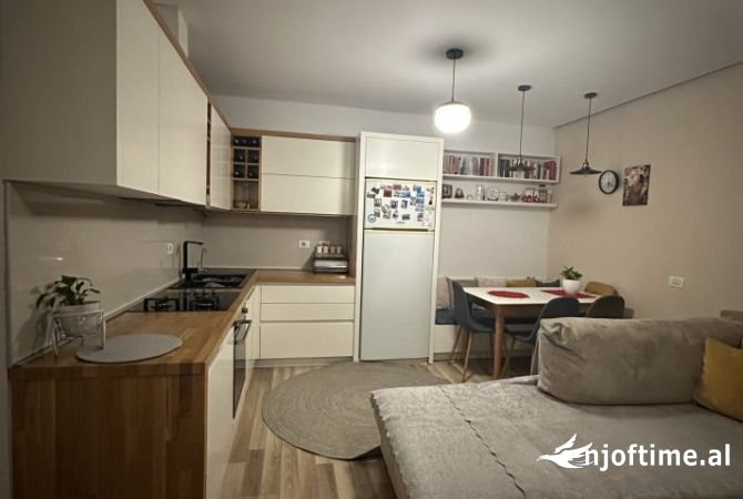 Shtepi ne shitje Apartament ne Tirane, 2+1, Mobilimi E mobiluar, Pagesa 82,000  Euro.