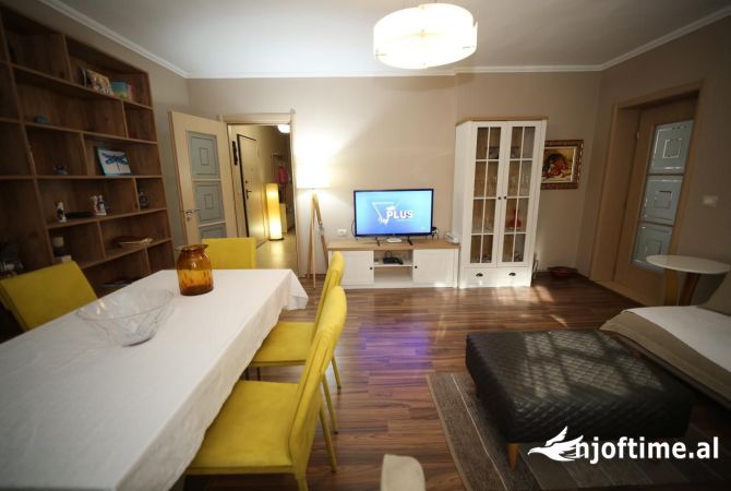Shtepi me qera Apartament ne Tirane, 2+1, Mobilimi E mobiluar, Pagesa 70,000  Leke.