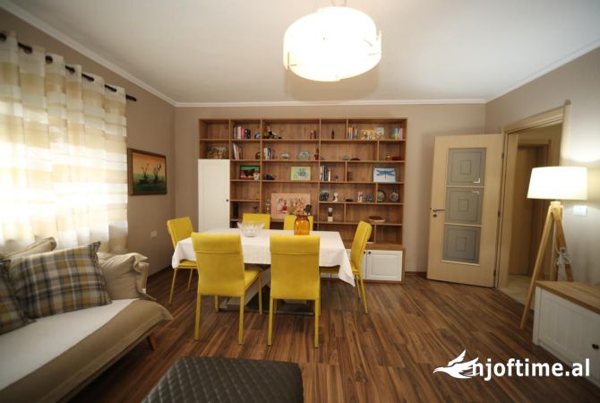 Shtepi me qera Apartament ne Tirane, 2+1, Mobilimi E mobiluar, Pagesa 70,000  Leke.