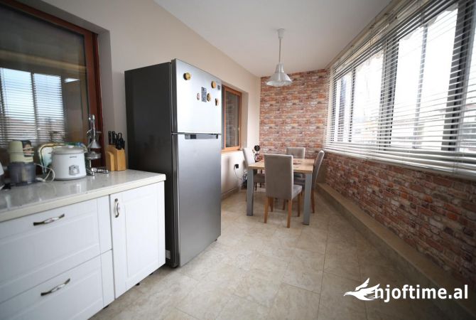 Shtepi me qera 2+1 ne Tirane - 70,000 Leke