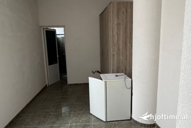 Ambient biznesi me qera 1+1 ne Tirane - 1,000 Euro