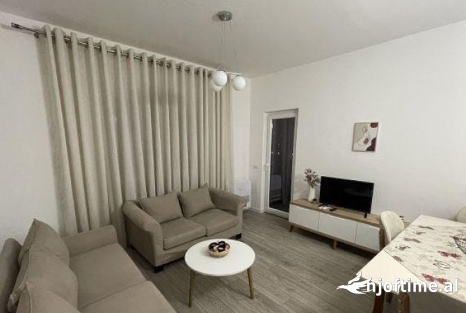 Shtepi me qera 1+1 ne Tirane - 50,000 Leke