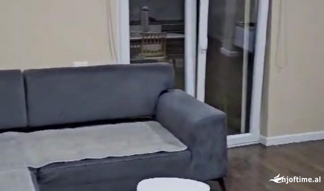 Shtepi ne shitje Apartament ne Tirane, 1+1, Mobilimi E mobiluar, Pagesa 95,000  Euro.