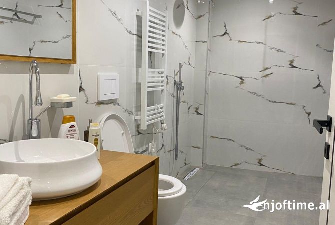 Shtepi me qera Apartament ne Tirane, 1+1, Mobilimi E mobiluar, Pagesa 1,200  Euro.